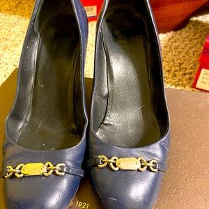 Gucci pumps size 37 (size 7)